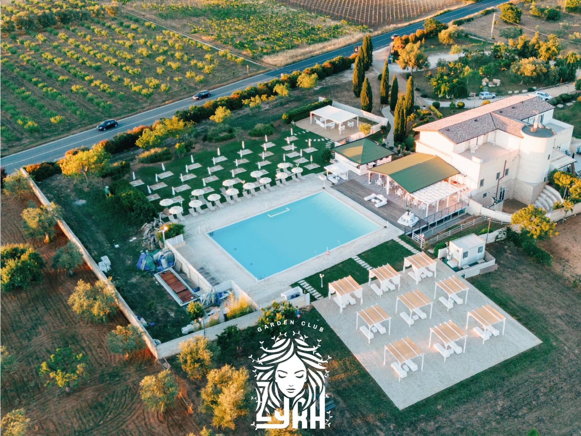 לינה וארוחת בוקר אקואוויווה דלה פונטי Zyra Garden Club מראה חיצוני תמונה
