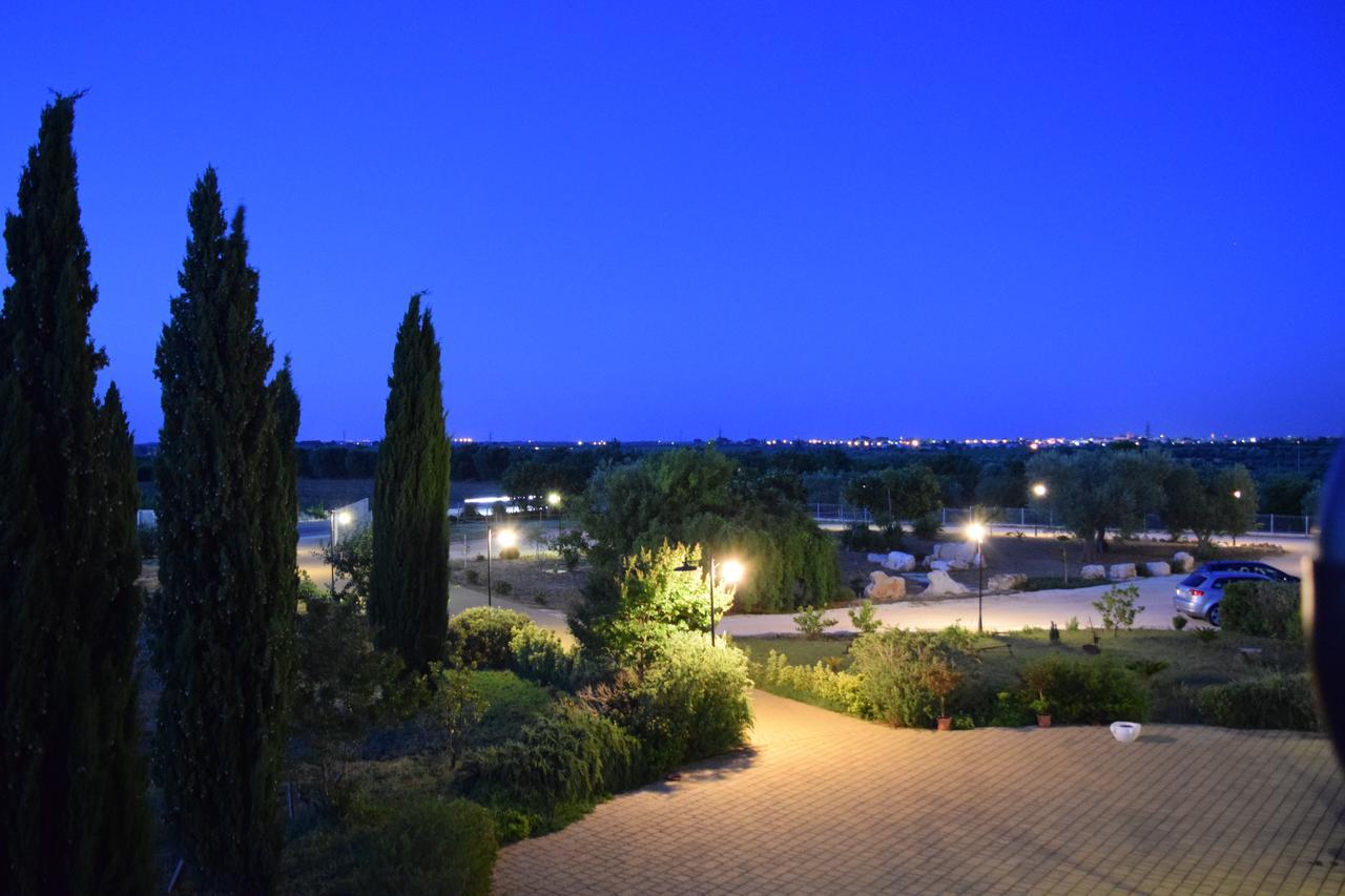לינה וארוחת בוקר אקואוויווה דלה פונטי Zyra Garden Club מראה חיצוני תמונה