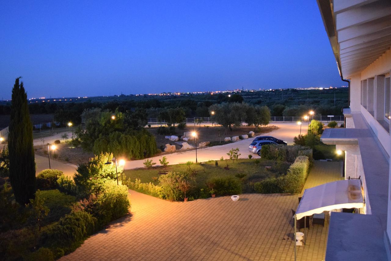 לינה וארוחת בוקר אקואוויווה דלה פונטי Zyra Garden Club מראה חיצוני תמונה